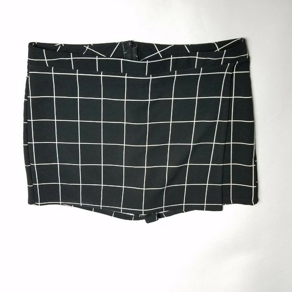 Fashion Nova Womens Skort Black Windowpane Size 1X - Picture 2 of 7